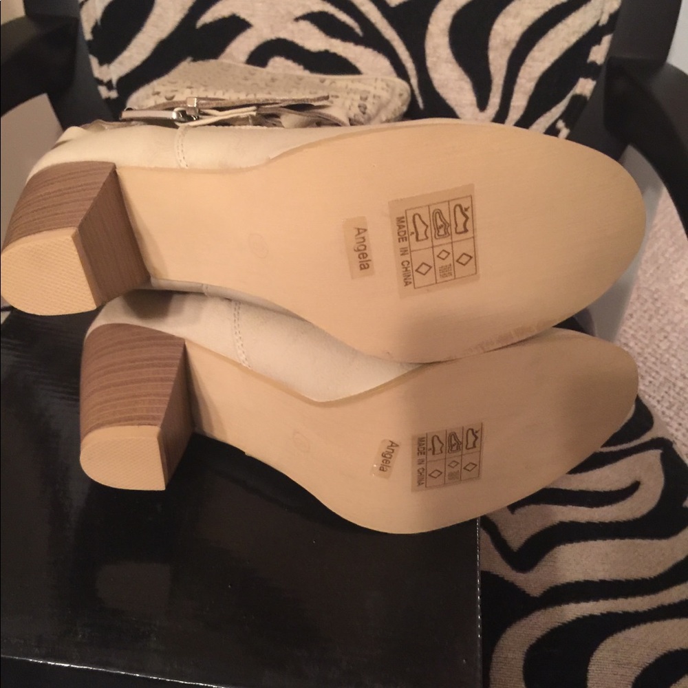 Boots - Picture 2 of 6