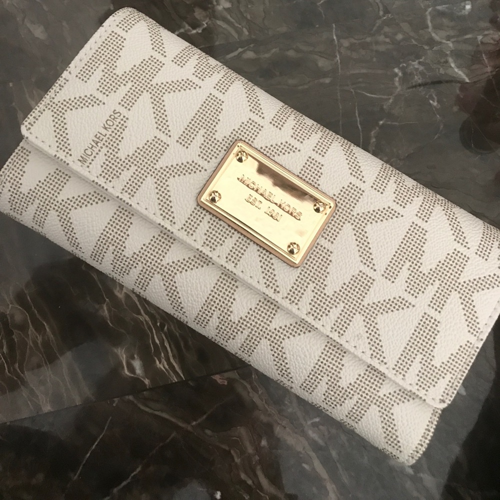 Michael kits wallet brand new never used