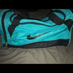 NIKE DUFFEL BAG