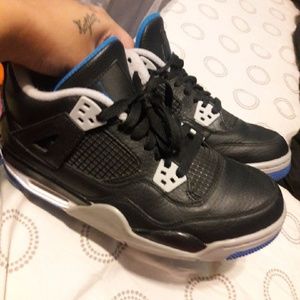 Blue motor sport 4's