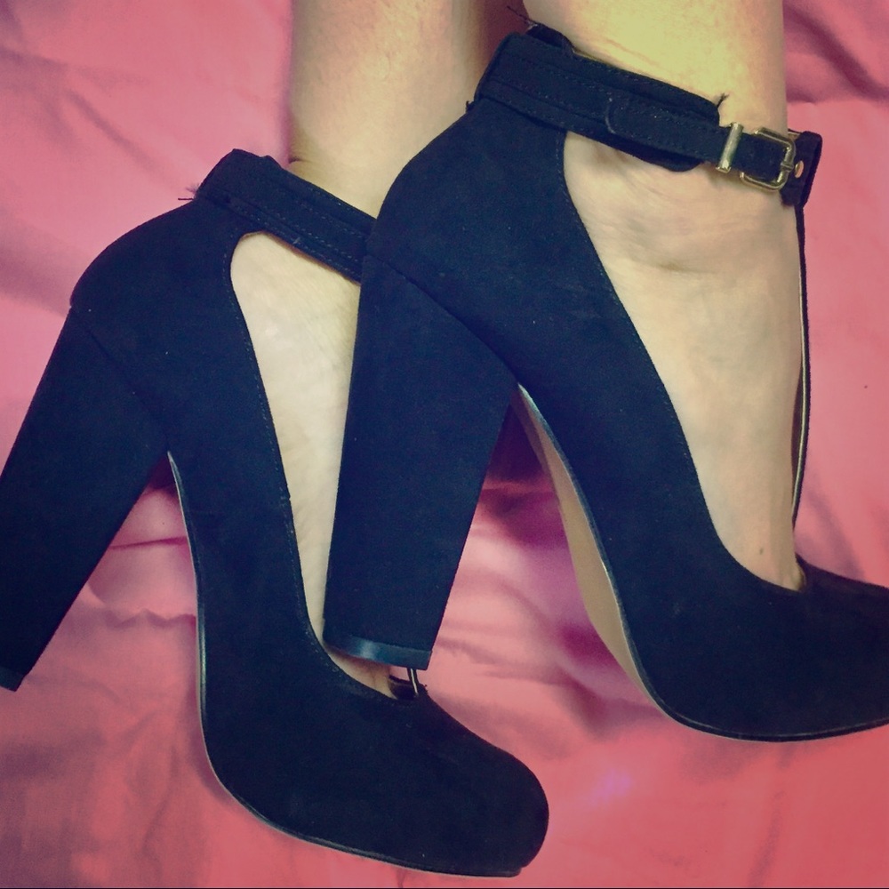 Attention 8.5 Black Suede 5" Heels Cute Sexy - Picture 2 of 5