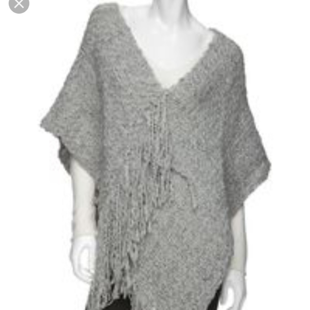 Juliette Jake sold out poncho o/s 😍