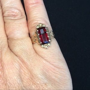 Antique Garnet Gold Ring