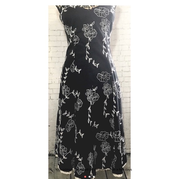 White House Black Market Dresses & Skirts - WHBM Strapless Black and White Floral Dress