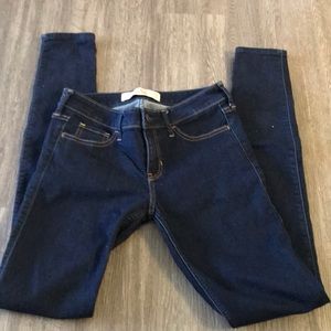hollister dark wash jeans size 3L