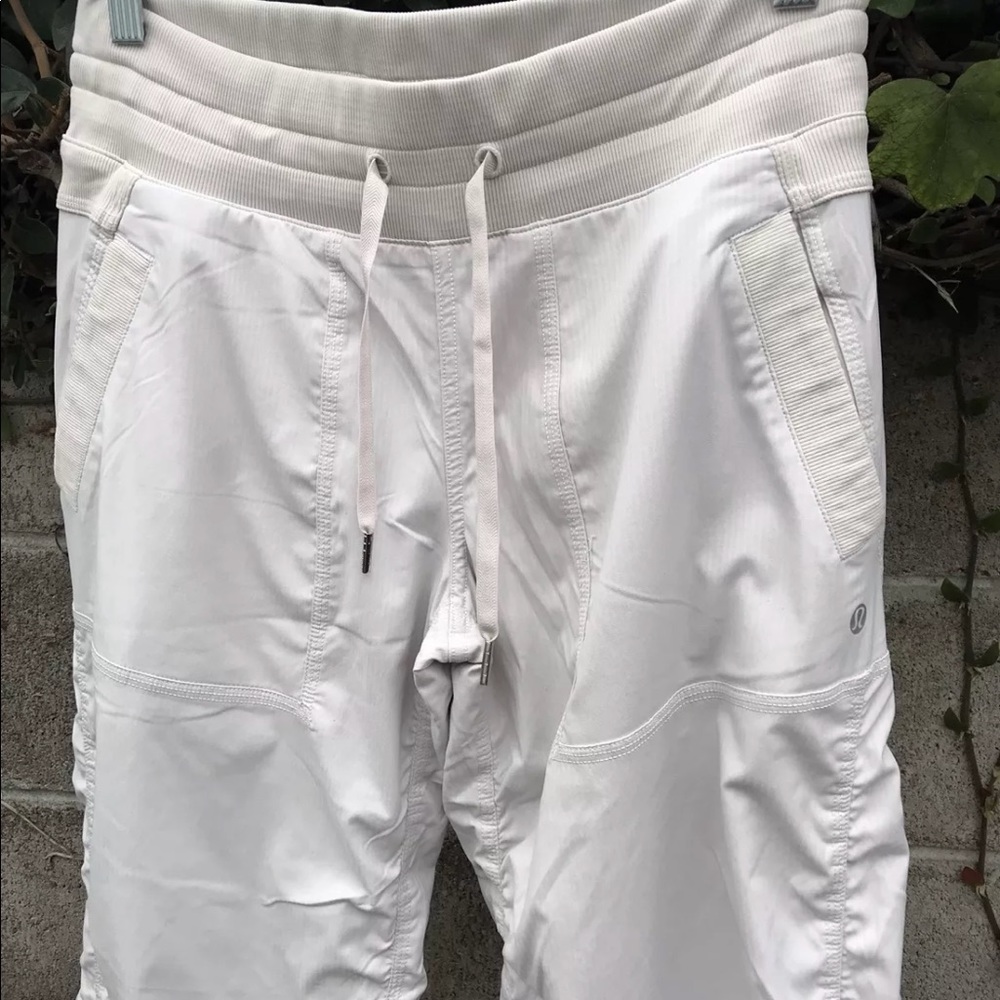 Women’s Lululemon studio pants 6