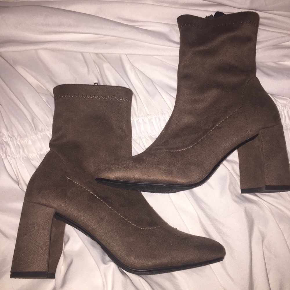 NWOT booties