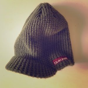 Dakine Short Billed Skull Cap