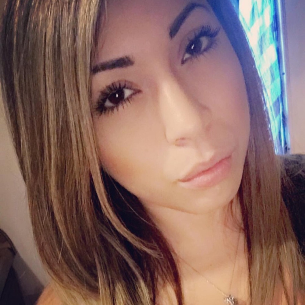 Meet your Posher, Monica