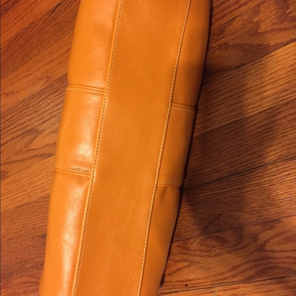 Handbag - Picture 2 of 3