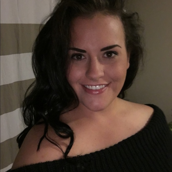 Meet your Posher, Jess - Picture 2 of 3