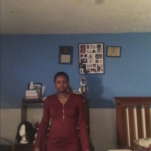 Dress - Picture 4 of 8