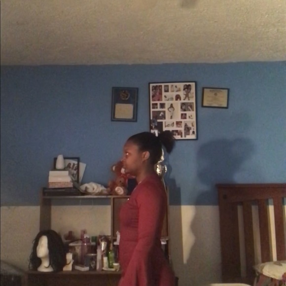 Dress - Picture 7 of 8