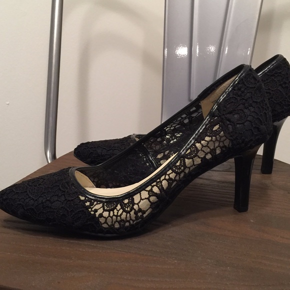 Andrew Geller Shoes - Teran Style  3" Black Lace Heel Size 8.5 Pointed