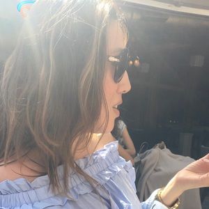 Meet your Posher, Danielle