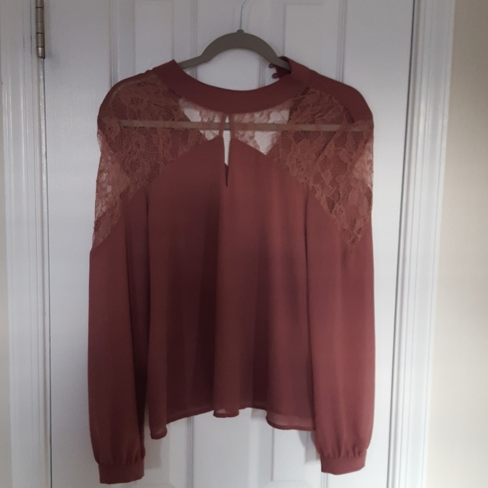 Mauve Charlotte Russe lace detail blouse Size S