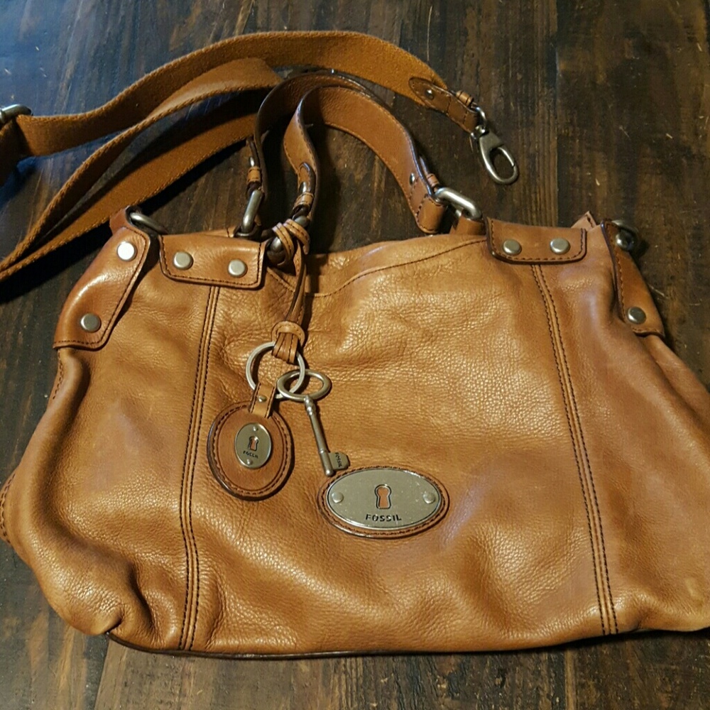 FOSSIL leather bag.