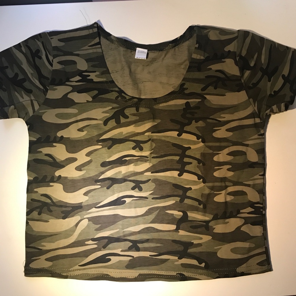 Cropped tee
