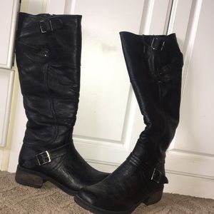Mid calf black boots with cream fleece lining