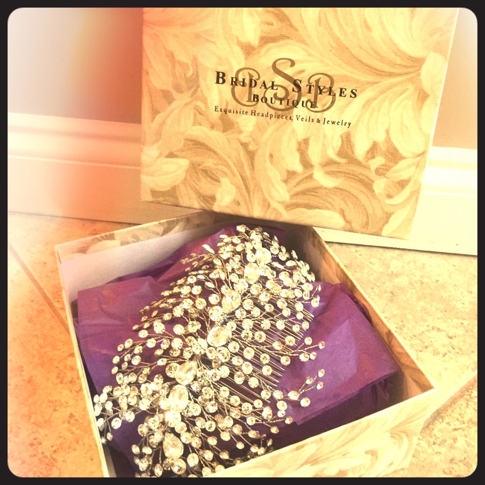 Swarovski crystal headpiece from bridal styles NY - Picture 1 of 5