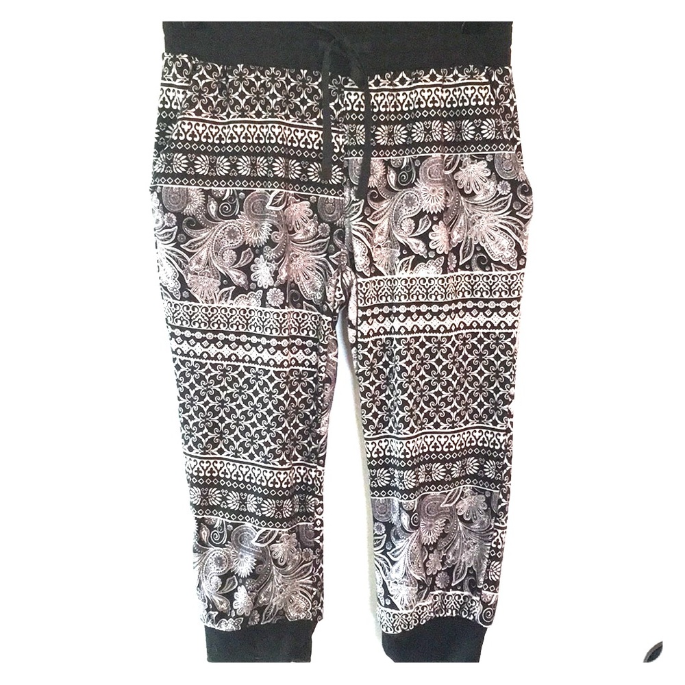 Super soft capris😀
