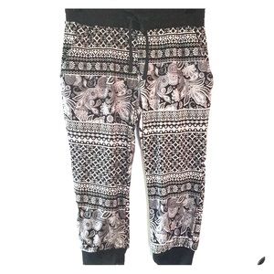 Super soft capris😀