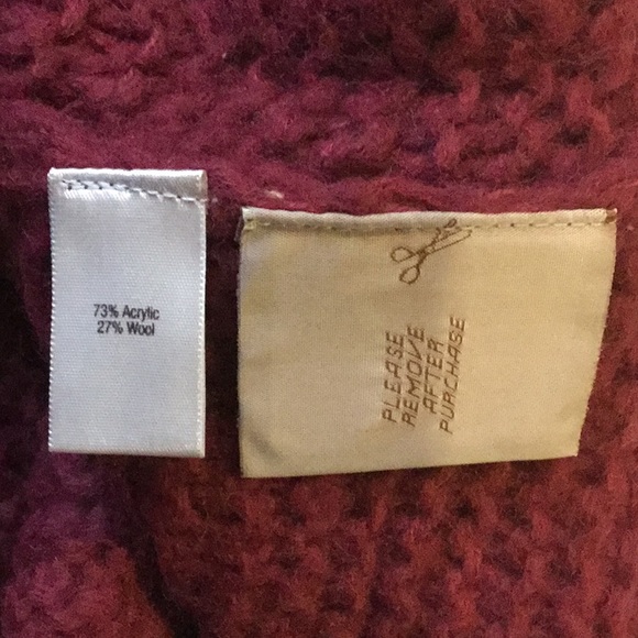 Jennifer Lopez Oversized Cowlneck - Picture 4 of 5