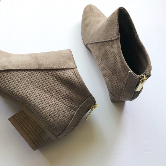 Taupe stretch perforated ankle bootie - Picture 5 of 8