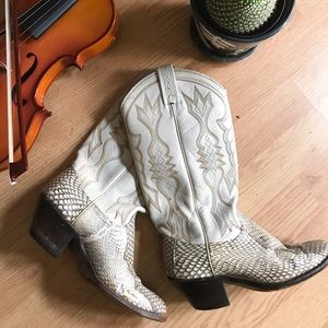 Women's DAN POST vintage cowboy boots