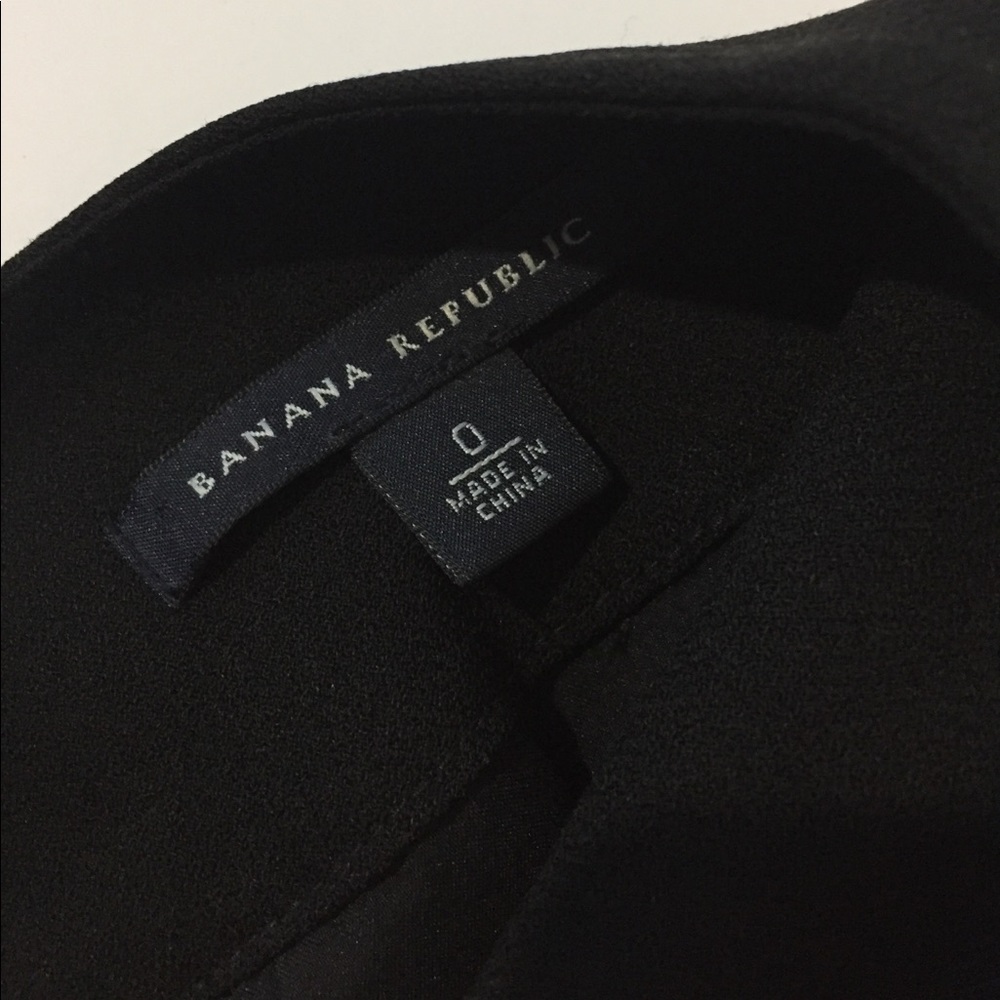 Banana Republic Black Back Pleated Skirt - Picture 8 of 8