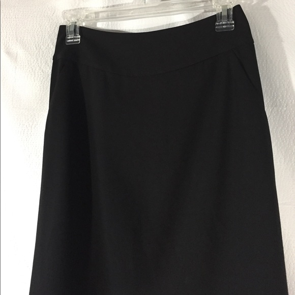 Banana Republic Black Back Pleated Skirt - Picture 3 of 8
