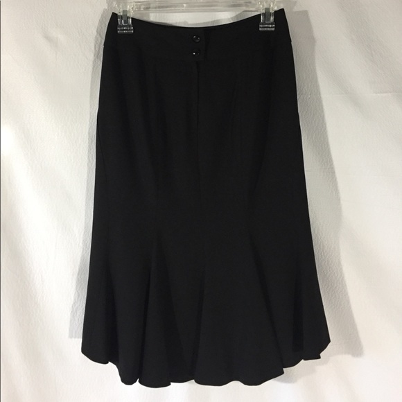 Banana Republic Black Back Pleated Skirt - Picture 4 of 8