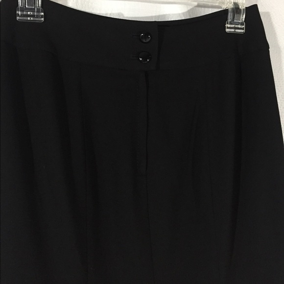 Banana Republic Black Back Pleated Skirt - Picture 5 of 8