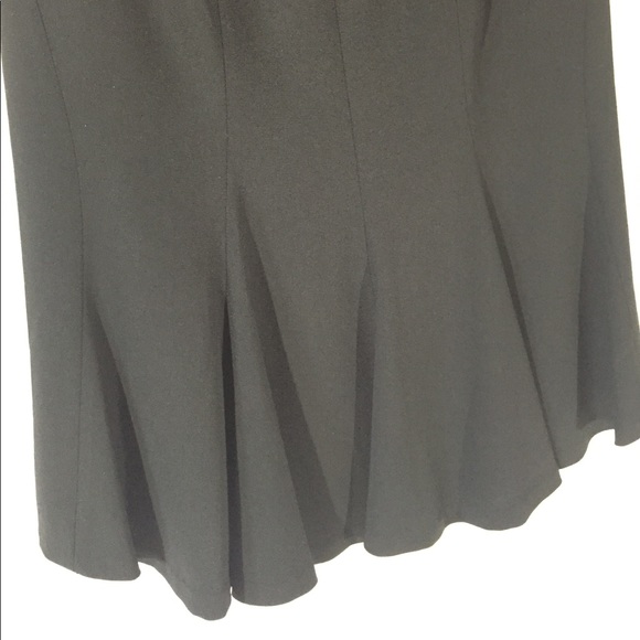 Banana Republic Black Back Pleated Skirt - Picture 6 of 8