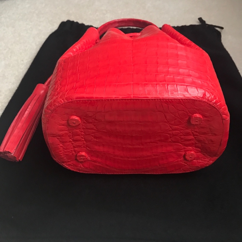 Nancy Gonzalez bag. - Picture 3 of 7