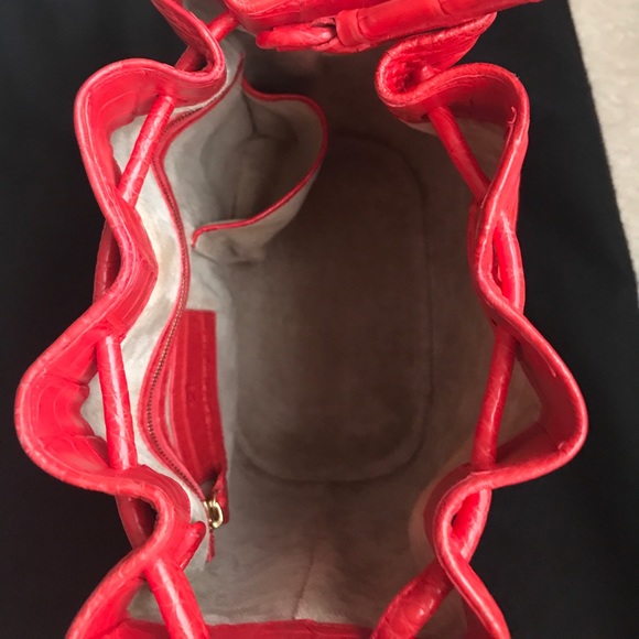 Nancy Gonzalez bag. - Picture 4 of 7