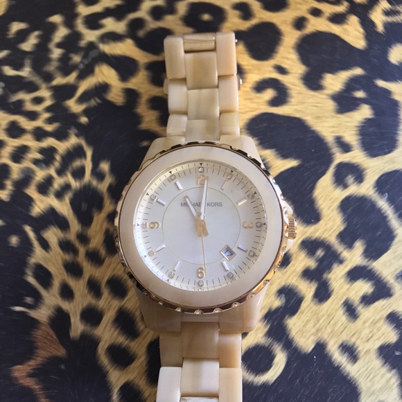 Michael Kors Horn Bracelet Watch main image 4