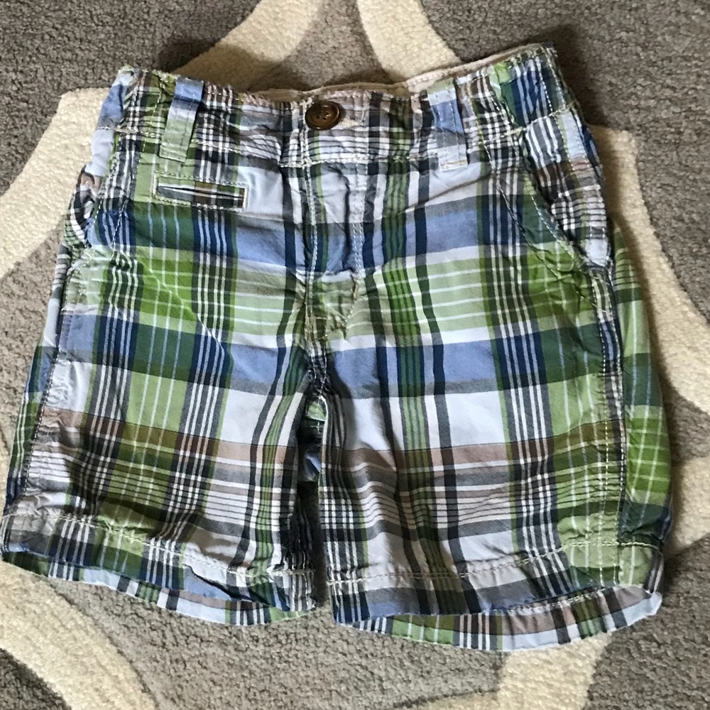 BabyGap plaid shorts – 18 to 24 months
