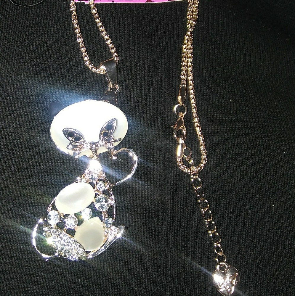 Betsey Johnson Siamese Cat Necklace