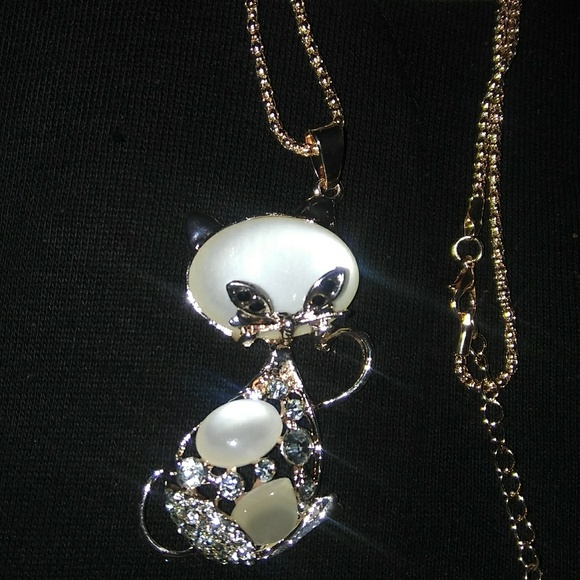 Betsey Johnson Siamese Cat Necklace - Picture 2 of 4