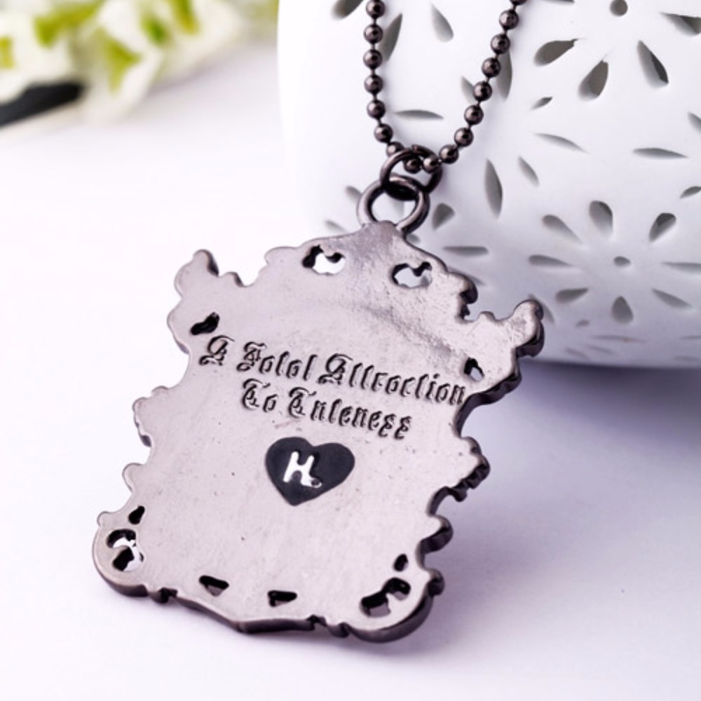 RARE NEW Harajuku Lovers Girl Pendant Necklace - Picture 4 of 5