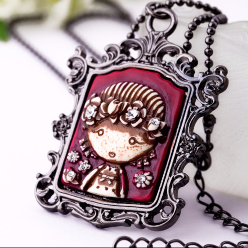 RARE NEW Harajuku Lovers Girl Pendant Necklace - Picture 3 of 5