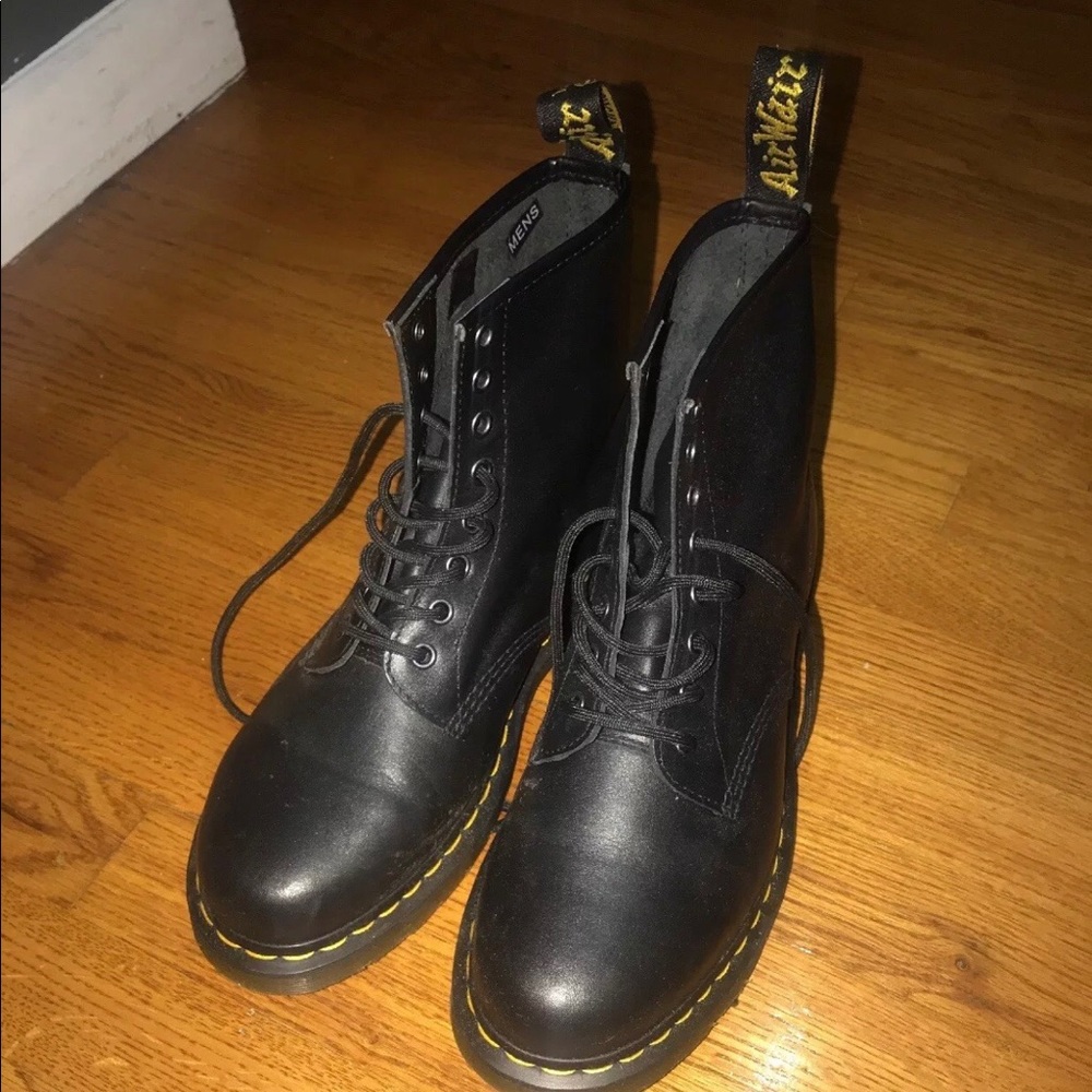MENS soft leather Dr. Martens size 9
