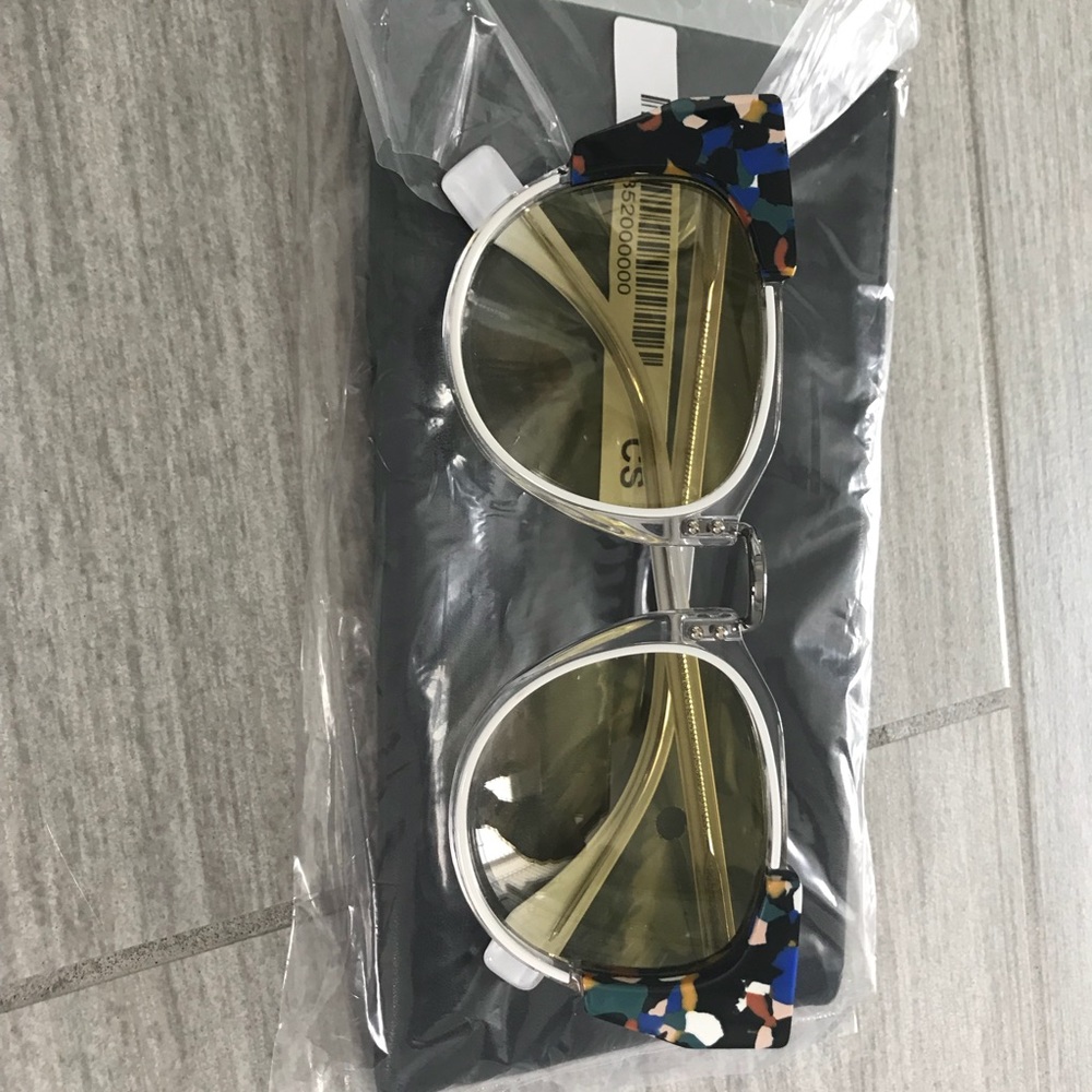 BNWT fendi sunglasses