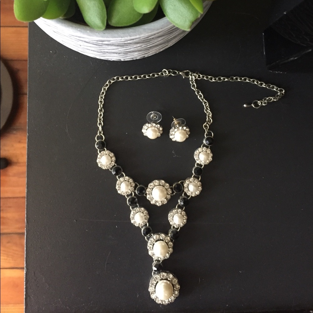 CLASSIC Necklace & earring set