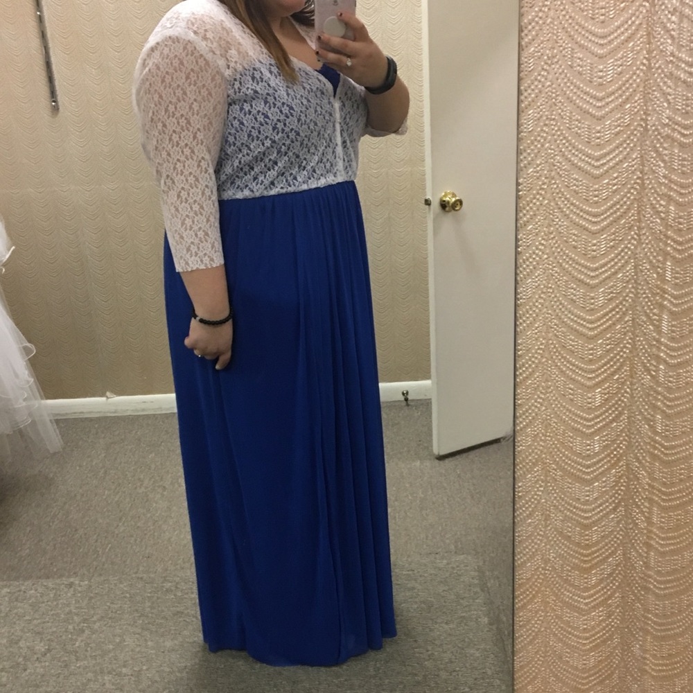 Beautiful blue dress!