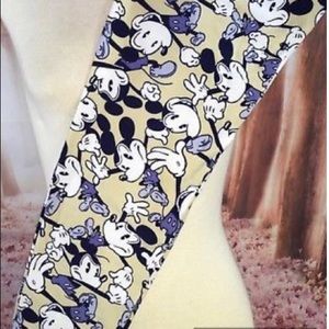🌸LuLaRoe “Disney” Mickey NEW OS HTF Leggings🌸