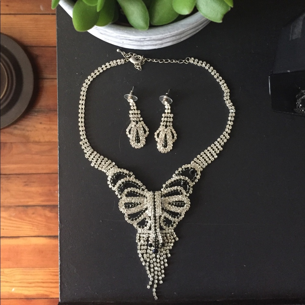 BUTTERFLY Necklace & Earring set
