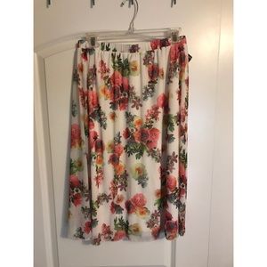 Ambiance- Floral Skirt!🌸