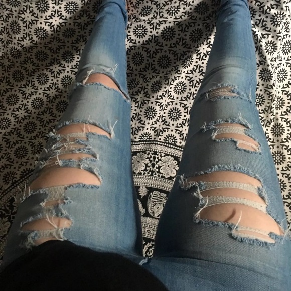 H&M Distressed Jeans - Picture 2 of 4